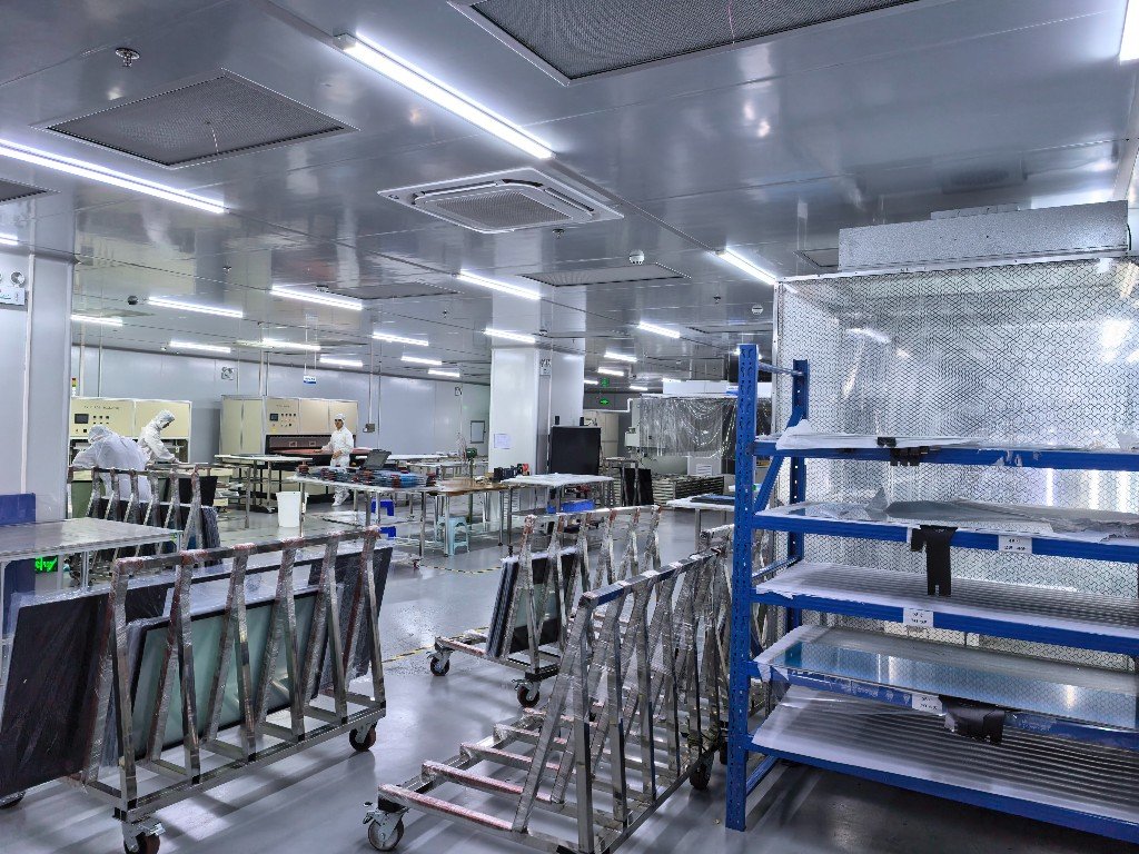 Optical bonding cleanroom workshop